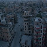 Pour son documentaire Rojek, elle est all&eacute;e &agrave; la rencontre de membres incarc&eacute;r&eacute;s du groupe arm&eacute; &Eacute;tat islamique. On n re&ccedil;oit la r&eacute;alisatrice Zayn&ecirc; Akyol @TLMEP