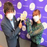 \u25e2 #乃木坂46 #佐藤楓 の公式  #でんちゃんねる \u25e2&zwj;  後ろの #TOKAIORADIO のデザインが なんと!?乃木坂色に変わって  オトナのミュージックステーションに  けど&hellip;でんちゃんねるはこのままです     #radiko のタイムフリーは