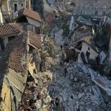 Землетрясение в Турции заставило Эрдогана изменить внешнеполитический курс:  Оно также запустило долгосрочную цепную реакцию во внешней и внутренней политике страны.  В данный момент Анкара не может себе позволить обострять отношения с другими страна