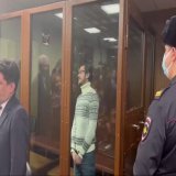 &laquo;Ребят, не расстраивайтесь, все нормально. Если кто-то думает, что Путин будет править 8 лет, то он очень большой оптимист&raquo;  Так Илья Яшин (иноагент) в суде отреагировал на свой приговор