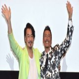 純烈卒業の小田井、新メンバーの岩永洋昭と熱い抱擁 仮面ライダーゾルダから仮面ライダーバースにバトンタッチ  #純烈 #岩永洋昭 いいね！本当にサプライズだ。小田井さんお疲れ様でした。岩永さん楽しみ。