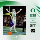 Epic comeback to close out a 10-win season!   #GoDucks x @HolidayBowl