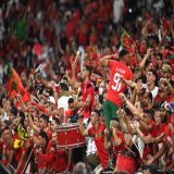 Uma sele&ccedil;&atilde;o africana t&aacute; na semifinal de uma Copa do Mundo.  Primeira vez na hist&oacute;ria do futebol!  Foram 92 anos de Copa sem isso acontecer.  Depois de bater Espanha e Portugal, Marrocos fez hist&oacute;ria.  Pelo menos uma