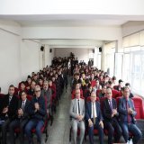 Memduh B&uuml;y&uuml;kkılı&ccedil; &ouml;ğrencilerle buluştu    Twitter G&uuml;ndemi :  #SensizOlmaz              #MehmetAkifErsoy              Bilen Herkes Kazanır