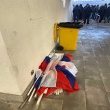 1.Праздник у ребят.  Сегодня прошёл торжественный день показушного концерта в Лужниках. Стоит ли делать какой-то вывод? Попробуем.  Путин просто согнал студентов и работяг с гос. предприятий, которые радостно махали флагами, пока им не разрешили уйти