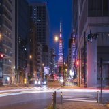 Reflected Tokyo Tower 重たいリュックを背負って沢山歩きます。 東京タワーが２つに見える場所を偶然見つけて、 数歩戻って三脚を組み直しました。^-^* #photo_travelers #photo_shorttrip  #tokyocameraclub  #Kaniフィルター  #東京タワー #FUJIFILM #natgeo #XT3 #XF1024 #東京都 #港区