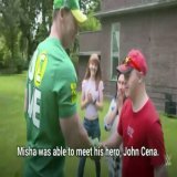 Парня с синдромом дауна удалось вывести из Мариуполя в Амстердам только под предлогом встречи с его кумиром американским рестлером Джоном Синой. Естественно реальный Сина об этом не знал, но лишь до того момента пока ему не рассказали эта историю. По