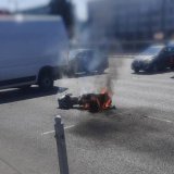 Похоже, что россияне в отчаянной попытке остановить наступление ВСУ решили хоть чем-то отвлечь Украину, нанеся очередной ракетный ничего не меняющий удар по Киеву и другим городам Украины. Ракеты над Киевом все сбиты, пока убирают обломки люди прячут
