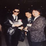 鮎川さんに最後にお会いしたのはこの時だったかな(86年頃) うちで作ったミニコミ持ってもらった(この写真)。うちらみたいなうんと年下のファンにもいつも親切だったよ。ご冥福をお祈りするわ。#鮎川誠　#sheenaandrokkets #シナロケ #superguitarist