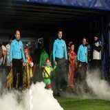 А в Самаре самая настоящая костюмированная вечеринка   Какой же милый выход на игру    &laquo;Крылья Советов&raquo;