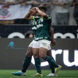 Oque falta em t&eacute;cnica ele compensa em ra&ccedil;a, at&eacute; pq "tem que ter ra&ccedil;a pra ser campe&atilde;o.."   Rony representa demais slk