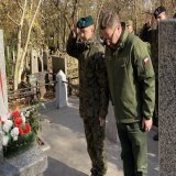 Посол Польши в Украине День всех святых посетил кладбище в Быковне в черте Киева и почтил память похороненных здесь поляков &mdash; жертв сталинских репрессий.