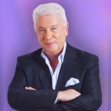 Сегодня юбилей отмечает Владимир Винокур. Наибольшую популярность и любовь зрителей артист эстрады, певец и юморист получил благодаря своим пародиям и монологам в телепрограммах "Вокруг смеха" и "Аншлаг". От всей души поздравляем Владимира Натановича