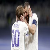 كوبى | السعودية تريد التعاقد مع كريم بنزيما، لوكا مودريتش، سيرخيو راموس بعقد لمدة موسمين وراتب صافي (30 مليون يورو) لكل لاعب.    جرت اتصالات هاتفية واجتماعات بالسفارة السعودية.   "لا يوجد فريق مُحدد، التواصل كان من حكومة المملكة العربية السعودية بشكل