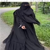 British royalty looks so pathetic My advice to the Duchess is to wear hijab on her next visit so she looks cuter to Arabs