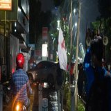 20 Oktober 2020  #JegalSampaiBatal - Aksi Omnibus Law.   Paramedis berjalan balik, alhamdulillah tidak ada korban.   #MosiTidakPercaya