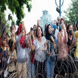 20 Oktober 2020  #JegalSampaiBatal - Aksi Omnibus Law.   Warga Kwitang memberikan semangat, solidaritas terus membara.   #MosiTidakPercaya