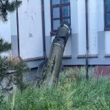 На кадрах &mdash; последствия атаки ВСУ на Бердянск.  Ранее власти сообщили, что, по предварительным данным, система ПВО сбила шесть ракет. На автовокзале повреждён гражданский автомобиль. Жертв и серьёзных разрушений нет