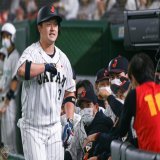 デスターシャを嬉しそうに見つめるパの投手たち、可愛すぎる  22.11.05 / 東京ドーム #牧秀悟 #與座海人 #佐々木朗希 #宮城大弥 #侍ジャパン