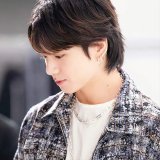 #JungKook showing off his enhanced photos with the #GalaxyS23. What&rsquo;s your favorite photo of JK with Galaxy? Tweet them in the replies! #GalaxyxBTS @BTS_twt