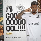 1T/24': OS MENINOS DA VILA T&Atilde;O NA FRENTE! IVONEI CABECEIA AP&Oacute;S CRUZAMENTO E A BOLA AINDA BATE NO TRAVESS&Atilde;O ANTES DE ENTRAR NO GOL!   #SANxBAH | 1x0