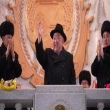 【現時点では、昨年１１月１８日の火星１７号の射撃に酷似&rarr;北朝鮮が発射　弾道ミサイルはICBM級　日本のEEZ内に落下か】 金正日の誕生日の２月１６日に、２月下旬に実施予定の米韓合同演習への反発含めて撃つ予定だったものを、天候の関係で延期した可能性も。固体燃料か？