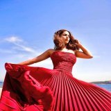 ~~Ravishingly hot in red    &bull; #HinaKhan      #cannes2020 &bull;