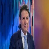 #Conte : Un colpo di pistola ha avviato #crisidigoverno !Dialogo con il @pdnetwork? Nessuna alleanza con chi dice NO a #SalarioMinimo e #RedditodiCittadinanza per la campagna elettorale #elezioni2022 !Il @Mov5Stelle corre solo s&igrave;, ma a fianco 
