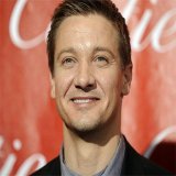 Актер Джереми Реннер попал в больницу после несчастного случая - он в критическом, но стабильном состоянии. Об этом пишет Deadline. Известно, что Реннер убирал снег около своего дома в округе Уошо в Неваде - там прошел сильный снегопад. Из-за чего им
