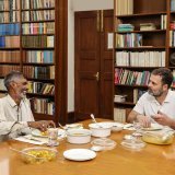 Rameshwar Ji, a vegetable vendor of Azadpur Mandi, expressed his wishes to meet @RahulGandhi Ji in this interview.   He knows that Modi is the Prime Minister and he can help him in every possible way but still, Rameshwar Ji wanted to meet Rahul Gandh