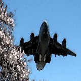 米軍・横田基地に所属不明の航空機着陸&hellip; 一時職員らに避難命令　米軍準機関誌「爆破予告あった」