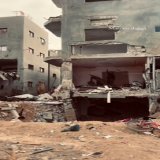 #فيديو | عائلات تعود للعيش فوق ركام منازلها في المناطق الشرقية من خانيونس بعد تدميرها من قبل جيش الاحتلال.
