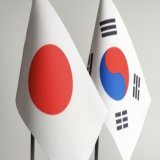 韓国に何度騙されれば、気が済むのだ! 【徴用工】問題は、日本とって、国際法上も済んでいる問題であり、日本に関係なく、韓国内の問題、 岸田のアホは、又、この問題のテーブルに付くとは、呆れる。 日本人としての矜持がないのか、このアホ連中は!! ため息しか出ない。