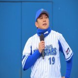 【#DeNA】 #山崎康晃 投手がファンフェスティバルで「来年も横浜スタジアムでプレーする事を決めました」と発表しスタンドから大きな拍手が沸き起こる。 #baystars #ニッポン放送 #ショウアップナイター