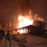 На промышленной площадке нефтеперерабатывающего завода АНХК в Ангарске произошел взрыв, затем начался пожар. В результате аварии пострадали четыре жителя. Владельцем компании является "Роснефть".