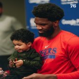 look who crashed @JoelEmbiid&rsquo;s post-game presser.
