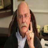 Никита Михалков госпитализирован в тяжелом состоянии с ковидом  По информации телеграм-канала BAZA, у главного ковид-диссидента страны диагностирована ковидная пневмония, его состояние оценивают как тяжелое.
