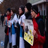 &laquo;Я/Мы Сергей Фургал&raquo;: активисты вышли в Ереване в поддержку экс-губернатора Хабаровского края  Около десяти человек пикетировали у посольства России в Армении с требованиями освободить Сергея Фургала.