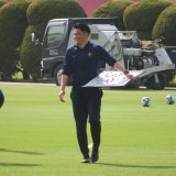 【#鹿島】 オフ明け、神戸戦へ向けて練習再開。#岩政大樹 監督も笑顔でピッチに姿を現しました。 #antlers #鹿島アントラーズ