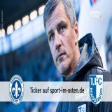 Erst konzentriert, dann jubelnd? Ob die Miene von #FCM-Trainer H&auml;rtel in zwei Stunden ganz anders aussieht, verr&auml;t unser Liveticker.   #D98FCM #sv98 #EINMALIMMER