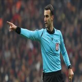Rıdvan Dilmen: "Atilla Karaoğlan atmadı değil, atamaz! Tartışmasız kırmızı! VAR'ı bırak, zaten Atiba attı! "Yaktın bizi' diyor Atiba ama hakem demiyor! Skandal!"
