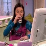 Yo? Del lado de la Tora del puterio, Camila que tira que le copia cuando nada m&aacute;s lejano de la tora q copiarle a una rid&iacute;cula si hay algo q no le falta es personalidad   #GranHermano #GH23 #GH2022