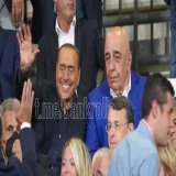 Президент футбольного клуба &laquo;Монца&raquo; С.Берлускони  пообещал подогнать к раздевалке команды автобус проституток,если выиграют матч у топовой команды. &laquo;Монца&raquo; победила &laquo;Ювентус&raquo; - 2:0.Берлускони сообщил, что получил у