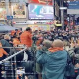 ライブ中。すごい人出と盛り上がり、ここ宮崎じゃなくて渋谷かー？！  #宮崎県知事選  #がんばれ東国原
