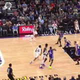 .@DeandreAyton with the spin move