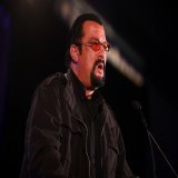 Американский актёр Стивен Сигал на учредительном съезде Международного движения русофилов в Москве заявил, что он на 100% русофил и на 1 млн процентов русский.  #Россия #русские #ярусский #СтивенСигал #русофилы
