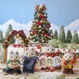 12/25はクリスマス  みなさんのところにサンタさんはやってきましたか？  どんなプレゼントをもらったか、コメントで教えてくださいね  #シルバニアファミリー #シルバニア #クリスマスの朝 #クリスマス #クリスマスプレゼント #サンタさんありがとう