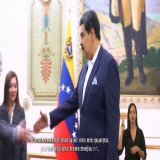 Al Comandante Chávez lo honramos trabajando para construir un nuevo modelo económico que produzca bienes, empoderando a la clase obrera para que se mantenga en la vanguardia de la Patria. Por su legado y por el Pueblo, seguiremos venciendo.