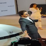And here comes our favourite moment of the day with The Epic SRK Pose   #ShahRukhKhan #Pathaan
