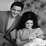 just woke up and saw this news, absolutely heartbreaking , she was funny, talented much like her Mum Priscilla  and her dad,The Elvis Family sending you prayers and comfort right now to the family   #RIPLisaMariePresley #Elvis #PriscillaPresley